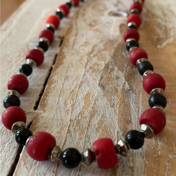 Vintage Sterling Silver, Coral, and Black Onyx Necklace - Picture 4 of 5